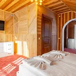 ゲストハウス Zeleniy Bir