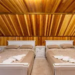 ゲストハウス Zeleniy Bir
